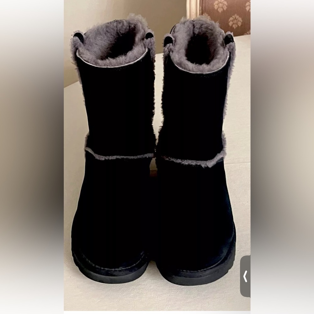 UGG Winter Size 10 Women's Boot - Black